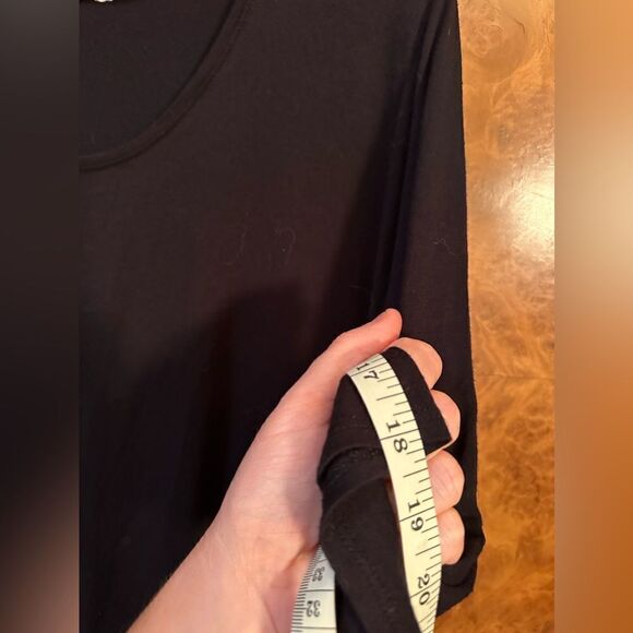 Plus size black basic top - Picture 5 of 5